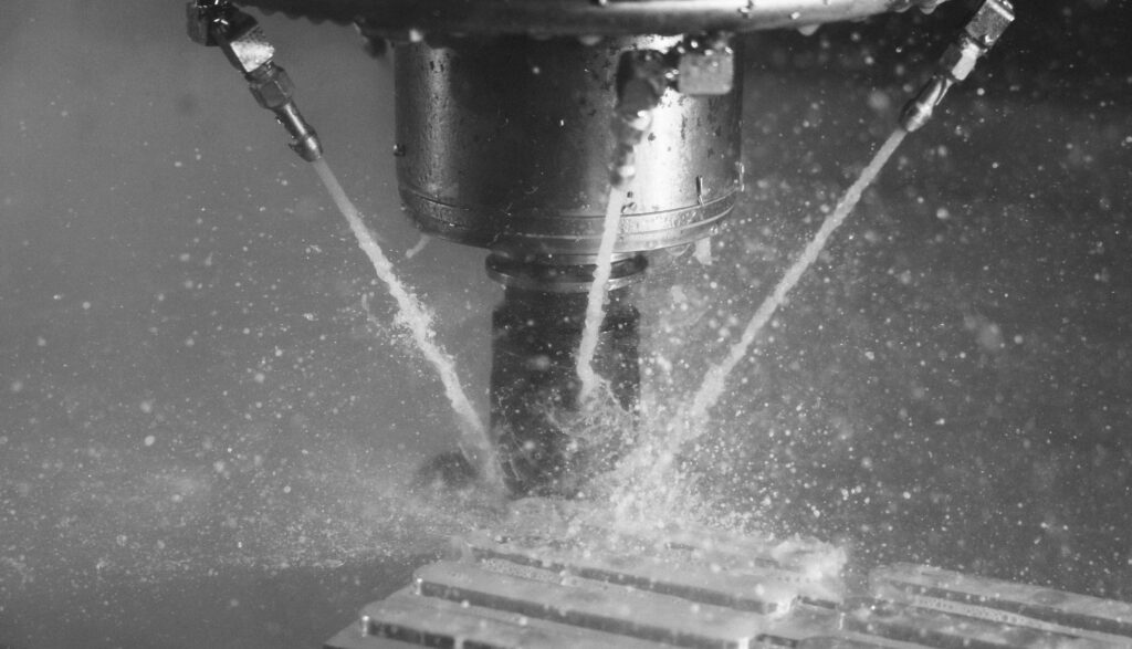 Nahaufnahme eines CNC-Fräskopfes.
